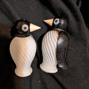 Vintage penguin salt & pepper shakers